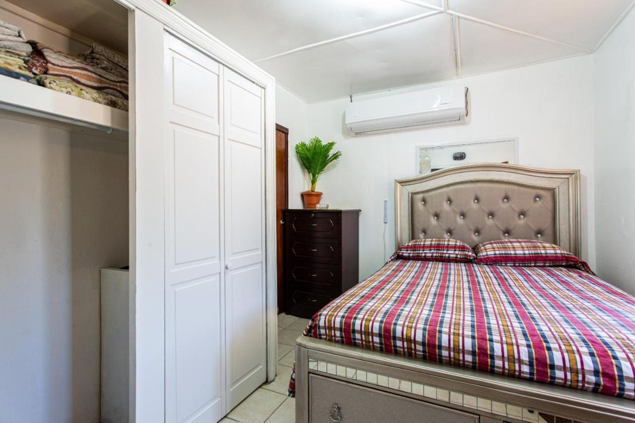 East End Village Moonlight Cottage מראה חיצוני תמונה