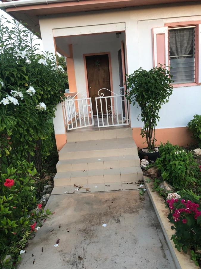East End Village Moonlight Cottage מראה חיצוני תמונה
